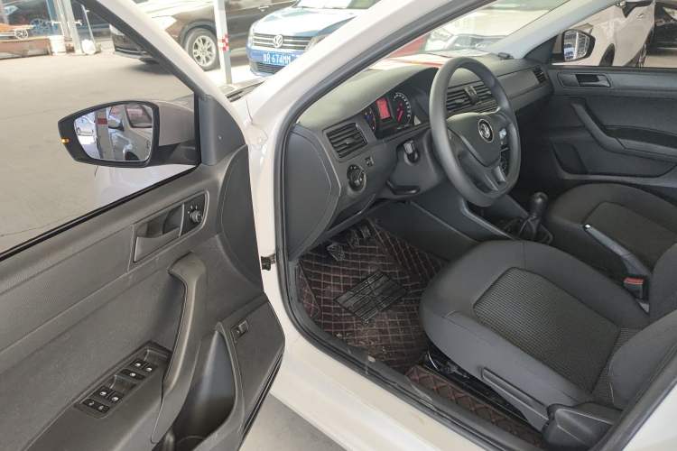 Used Volkswagen Santana 2019 1.5L Manual Fashion Edition China VI Standard Driver Seat
