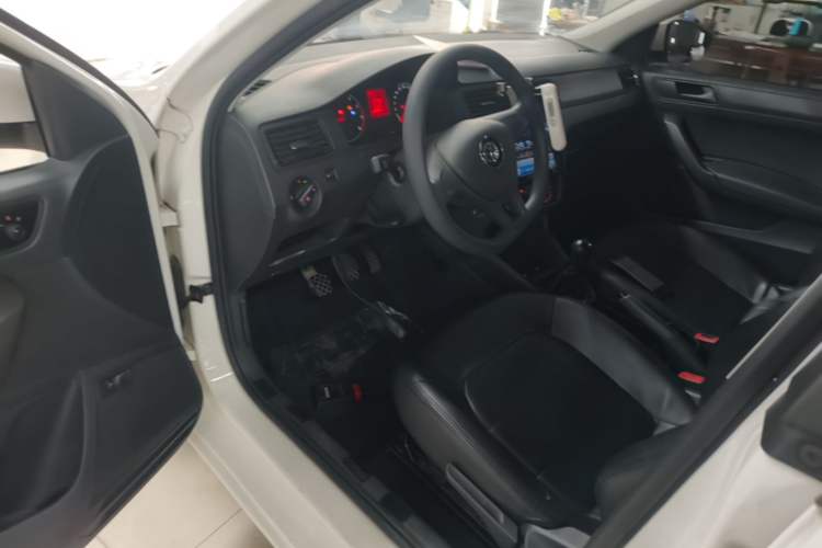 Used Volkswagen Santana 2019 1.5L Manual Fashion Edition China VI Standard Driver Seat
