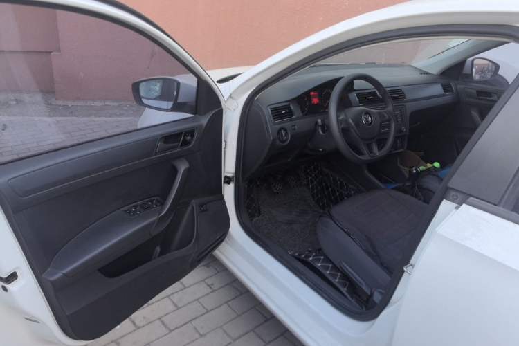Used Volkswagen Santana 2019 1.5L Manual Fashion Edition China VI Standard Driver Seat