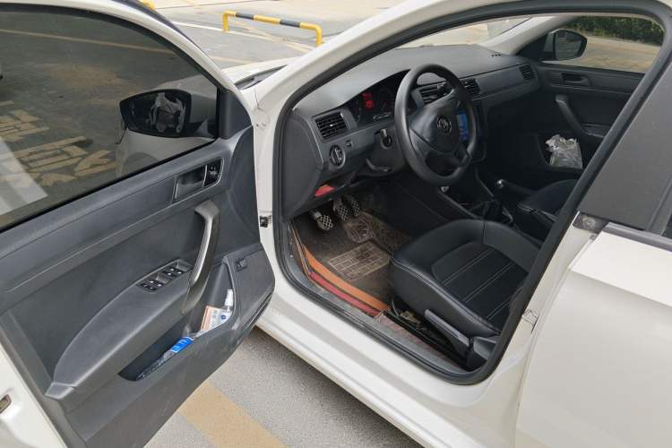 Used Volkswagen Santana 2019 1.5L Manual Fashion Edition China VI Standard Driver Seat