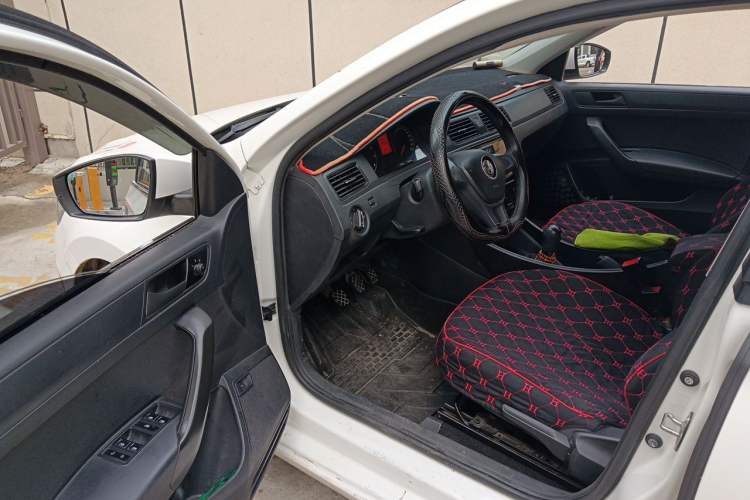 Used Volkswagen Santana 2019 1.5L Manual Fashion Edition China VI Standard Driver Seat