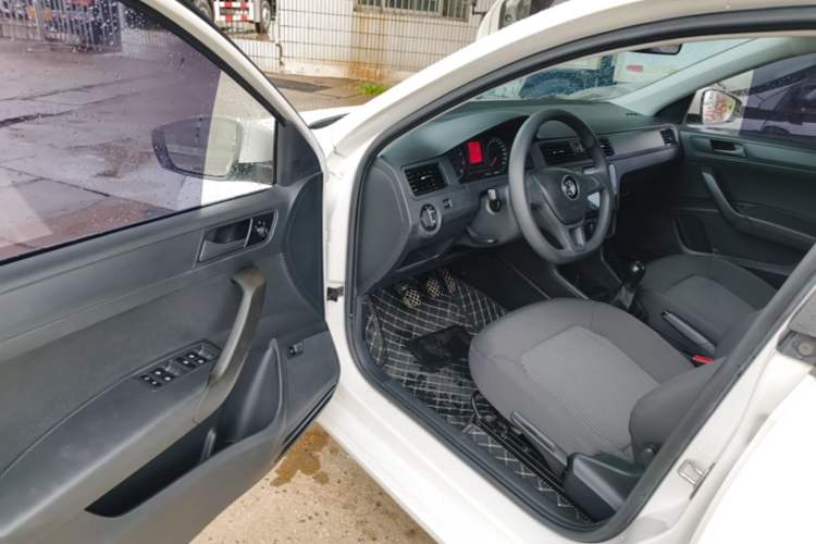 Used Volkswagen Santana 2019 1.5L Manual Fashion Edition China VI Standard Driver Seat