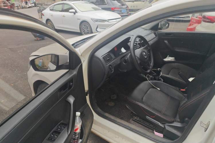 Used Volkswagen Santana 2019 1.5L Manual Fashion Edition China VI Standard Driver Seat