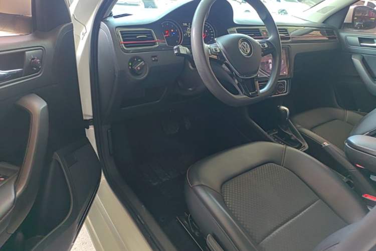 Used Volkswagen Santana 2019 Haval H6 1.5L Automatic Comfort Edition China VI Standard Driver Seat