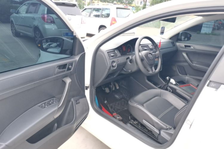 Used Volkswagen Santana 2019 1.5L Manual Fashion Edition China VI Standard Driver Seat
