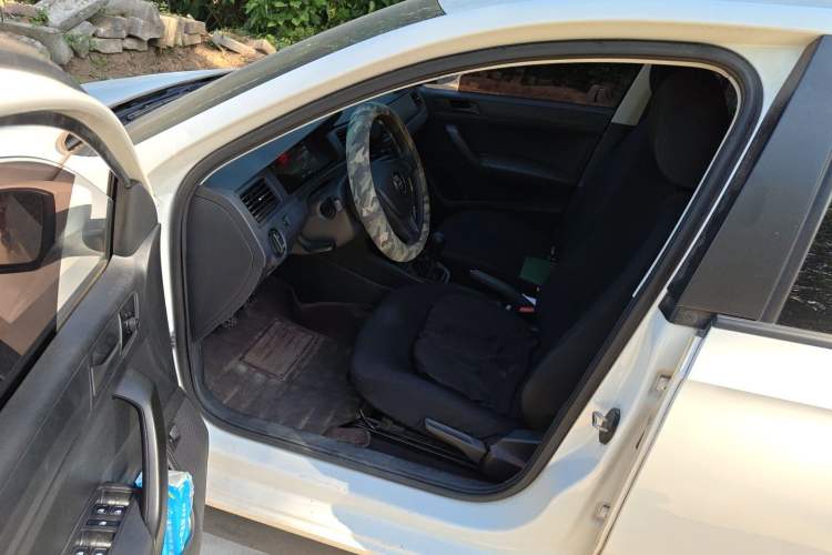 Used Volkswagen Santana 2019 1.5L Manual Fashion Edition China VI Standard Driver Seat