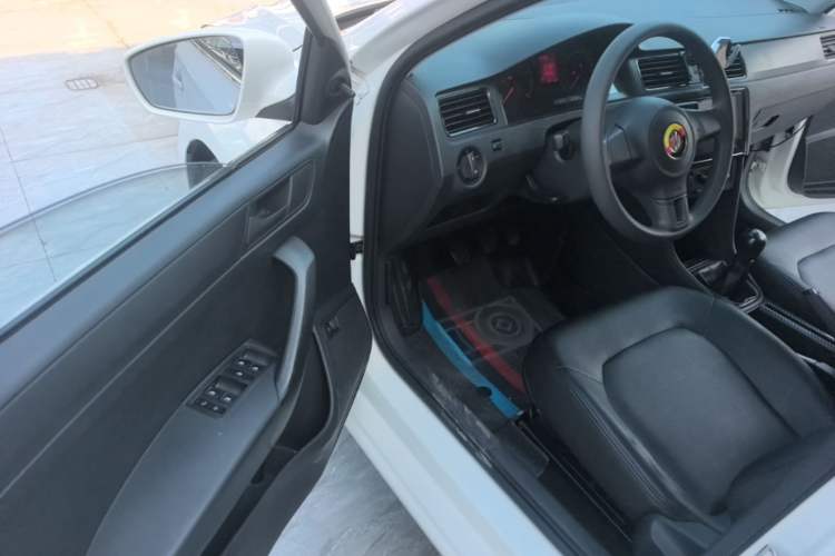 Used Volkswagen Santana 2019 1.5L Manual Fashion Edition China VI Standard Driver Seat