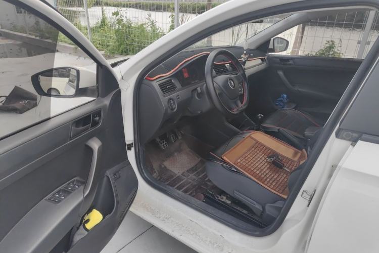 Used Volkswagen Santana 2019 1.5L Manual Fashion Edition China VI Standard Driver Seat