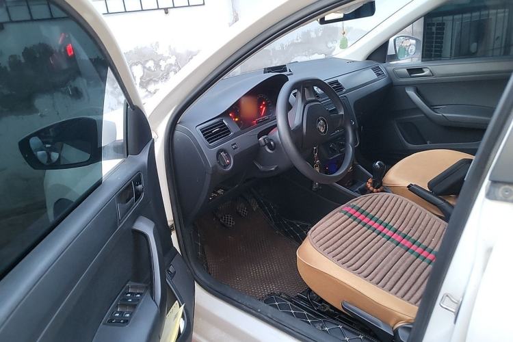 Used Volkswagen Santana 2019 1.5L Manual Fashion Edition China VI Standard Driver Seat