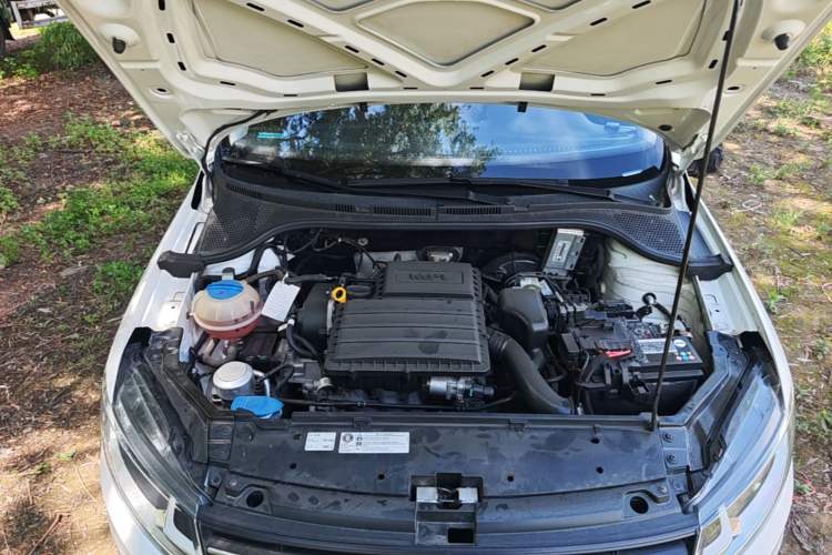 Used Volkswagen Santana 2019 1.5L Automatic Fashion Edition China VI Engine Bay