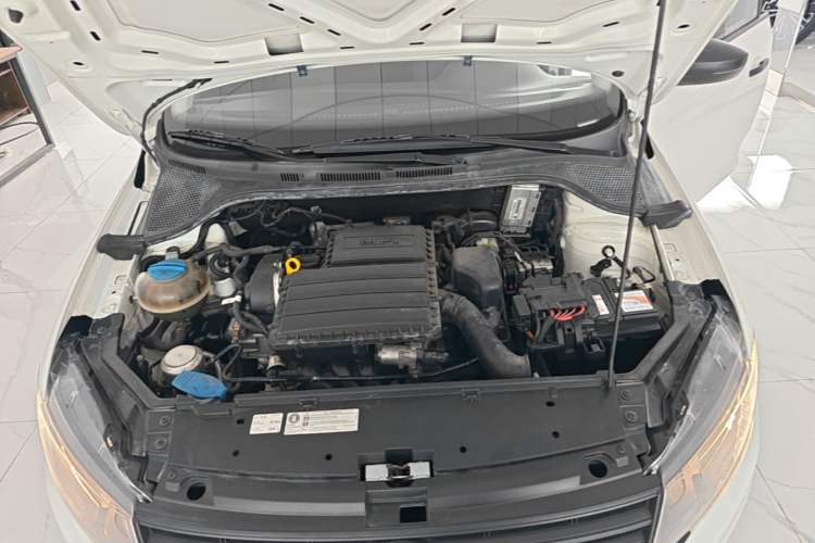 Used Volkswagen Santana 2019 1.5L Manual Fashion Edition China VI Standard Engine Bay