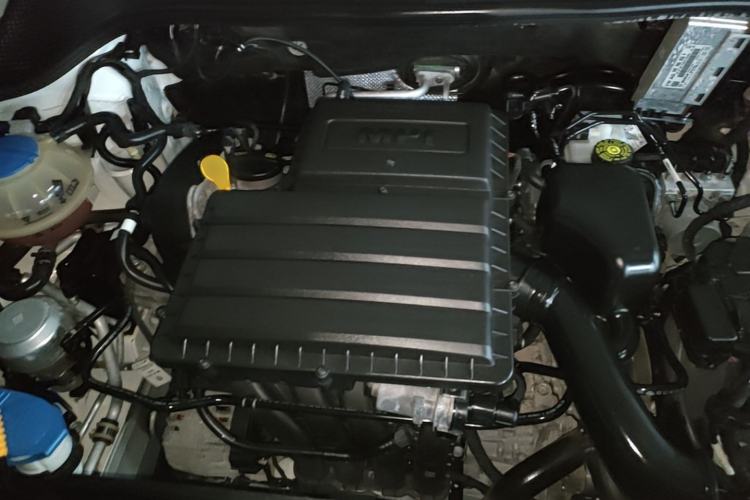 Used Volkswagen Santana 2019 1.5L Automatic Fashion Edition China VI Engine Bay
