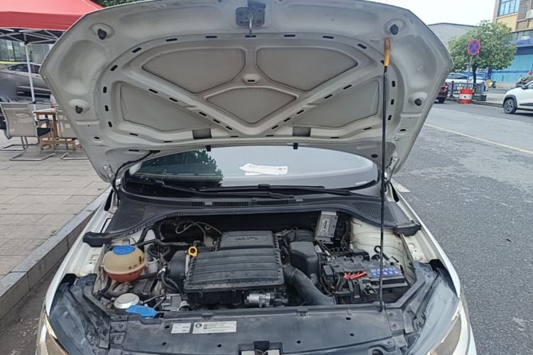 Used Volkswagen Santana 2019 1.5L Automatic Fashion Edition China VI Engine Bay