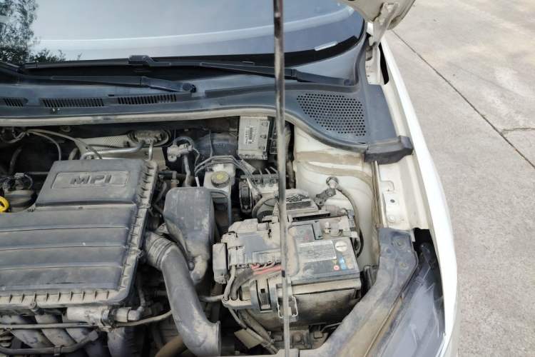 Used Volkswagen Santana 2019 1.5L Automatic Fashion Edition China VI Engine Bay Left