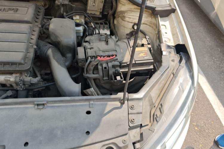 Used Volkswagen Santana 2019 1.5L Manual Fashion Edition China VI Standard Engine Bay Left