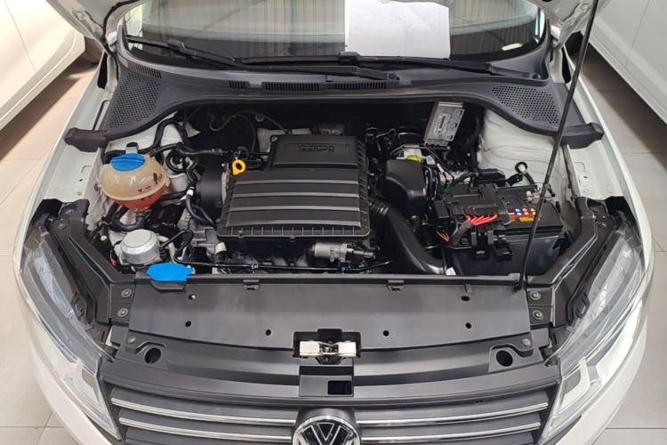 Used Volkswagen Santana 2019 1.5L Automatic Fashion Edition China VI Engine Bay