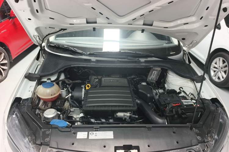 Used Volkswagen Santana 2019 1.5L Automatic Fashion Edition China VI Engine Bay