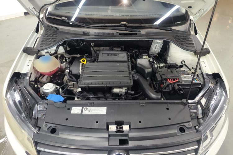 Used Volkswagen Santana 2019 1.5L Automatic Fashion Edition China VI Engine Bay