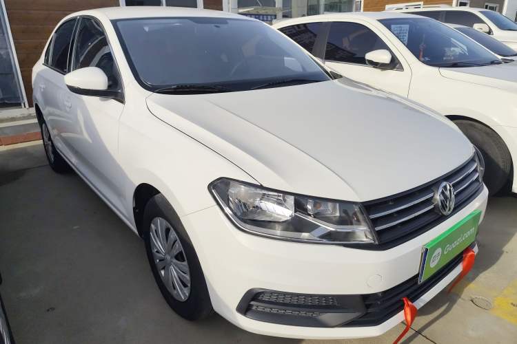 Used Volkswagen Santana 2019 1.5L Manual Fashion Edition China VI Standard Front Right 45 Deg