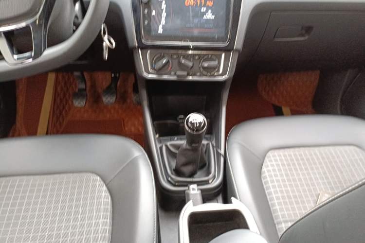 Used Volkswagen Santana 2019 1.5L Manual Comfort Edition China VI Standard Gear Lever