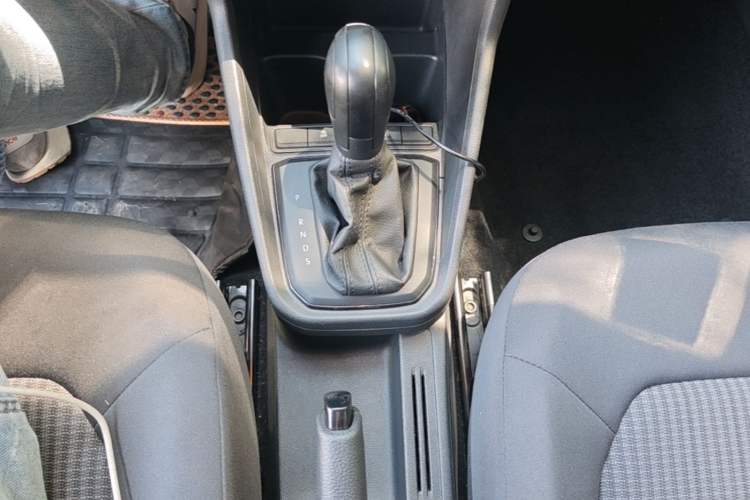 Used Volkswagen Santana 2019 1.5L Automatic Fashion Edition China VI Gear Lever