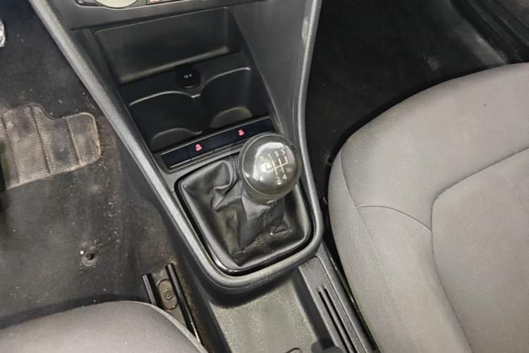 Used Volkswagen Santana 2019 1.5L Manual Fashion Edition China VI Standard Gear Lever