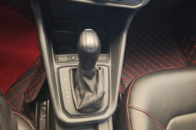 Used Volkswagen Santana 2019 1.5L Automatic Fashion Edition China VI Gear Lever