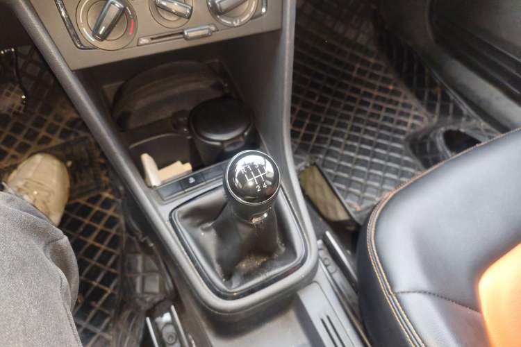 Used Volkswagen Santana 2019 1.5L Manual Fashion Edition China VI Standard Gear Lever