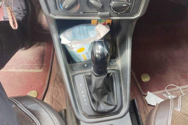 Used Volkswagen Santana 2019 1.5L Automatic Fashion Edition China VI Gear Lever