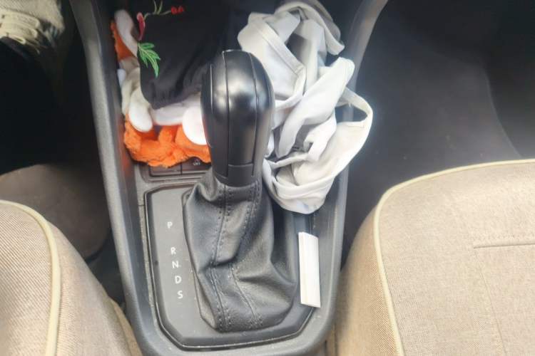 Used Volkswagen Santana 2019 1.5L Automatic Fashion Edition China VI Gear Lever