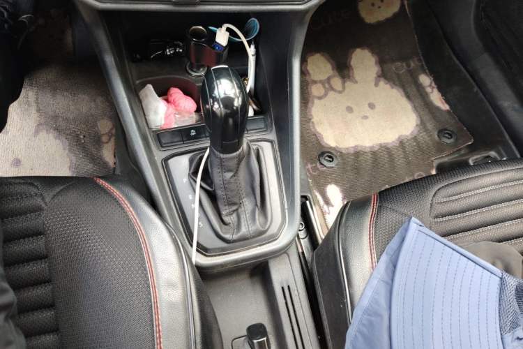Used Volkswagen Santana 2019 1.5L Automatic Fashion Edition China VI Gear Lever