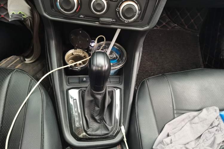 Used Volkswagen Santana 2019 1.5L Automatic Fashion Edition China VI Gear Lever