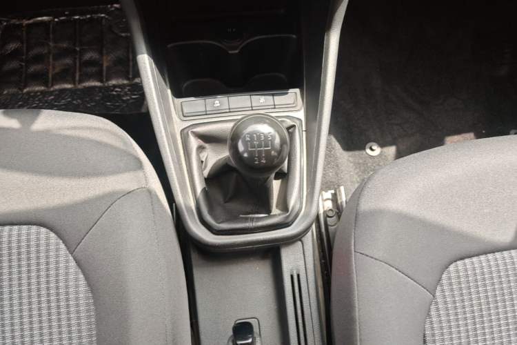 Used Volkswagen Santana 2019 1.5L Manual Fashion Edition China VI Standard Gear Lever