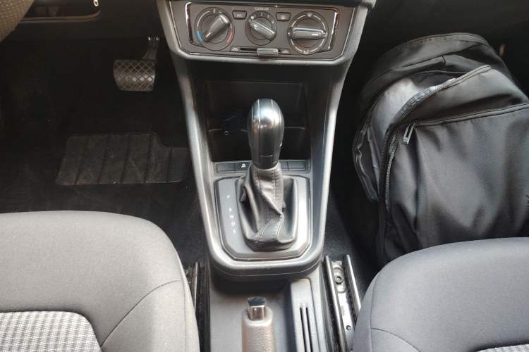 Used Volkswagen Santana 2019 1.5L Automatic Fashion Edition China VI Gear Lever