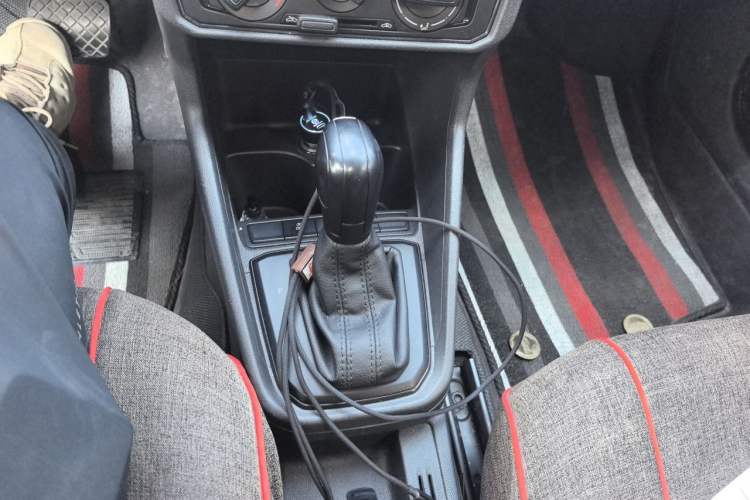 Used Volkswagen Santana 2019 1.5L Automatic Fashion Edition China VI Gear Lever