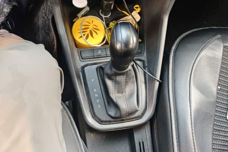 Used Volkswagen Santana 2019 1.5L Automatic Fashion Edition China VI Gear Lever