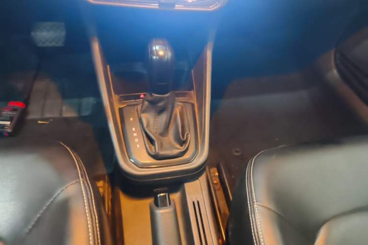 Used Volkswagen Santana 2019 1.5L Automatic Fashion Edition China VI Gear Lever