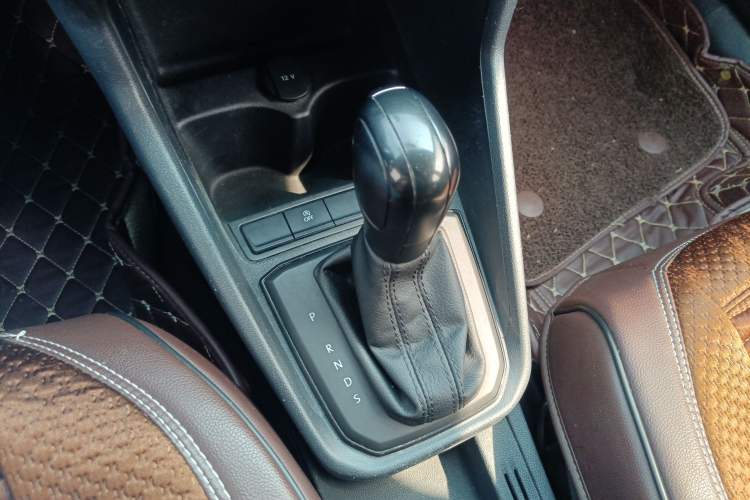 Used Volkswagen Santana 2019 1.5L Automatic Fashion Edition China VI Gear Lever
