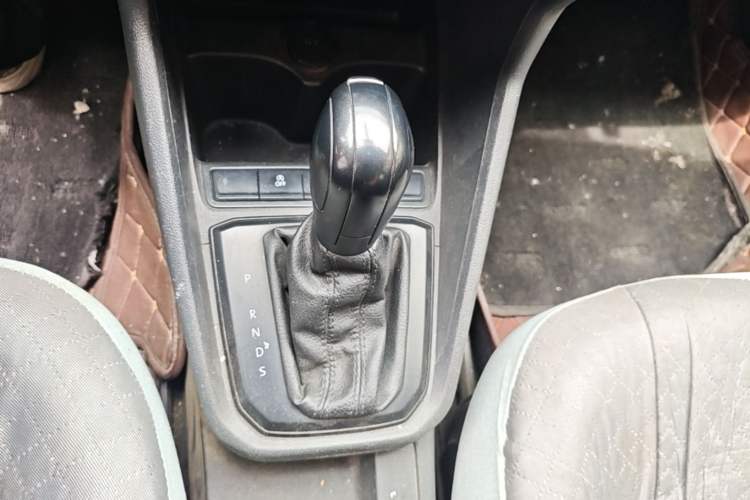 Used Volkswagen Santana 2019 1.5L Automatic Fashion Edition China VI Gear Lever