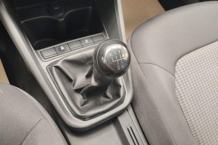 Used Volkswagen Santana 2019 1.5L Manual Fashion Edition China VI Standard Gear Lever