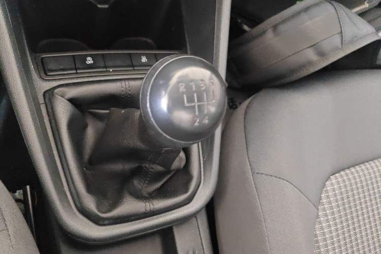 Used Volkswagen Santana 2019 1.5L Manual Fashion Edition China VI Standard Gear Lever