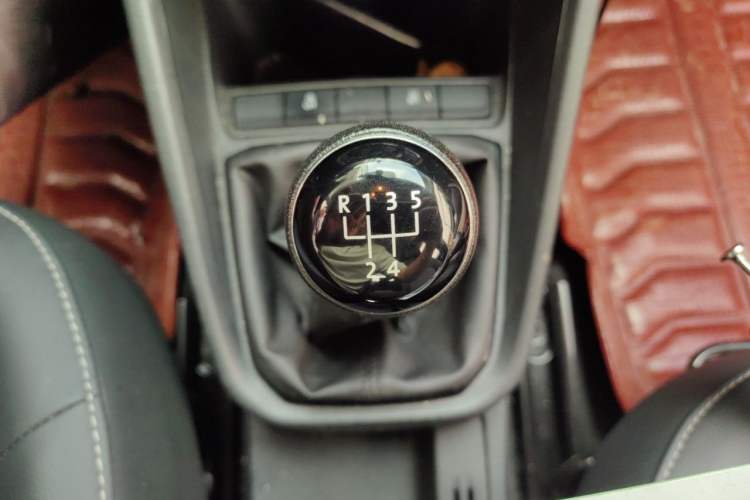 Used Volkswagen Santana 2019 1.5L Manual Comfort Edition China VI Standard Gear Lever