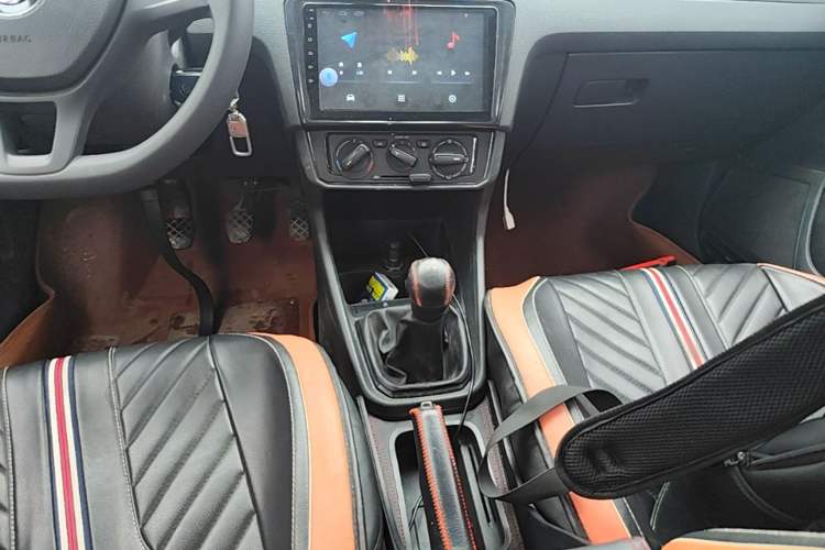 Used Volkswagen Santana 2019 1.5L Manual Fashion Edition China VI Standard Gear Lever