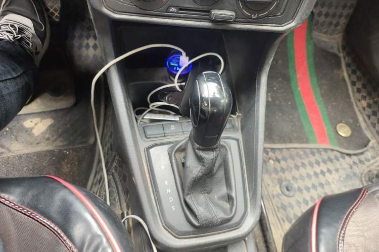 Used Volkswagen Santana 2019 1.5L Automatic Fashion Edition China VI Gear Lever