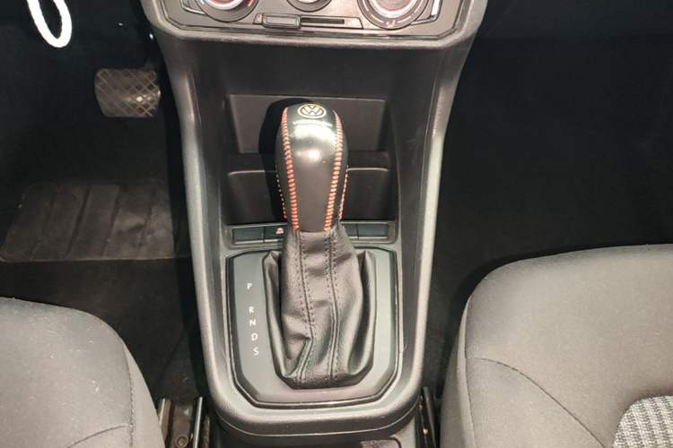 Used Volkswagen Santana 2019 1.5L Automatic Fashion Edition China VI Gear Lever