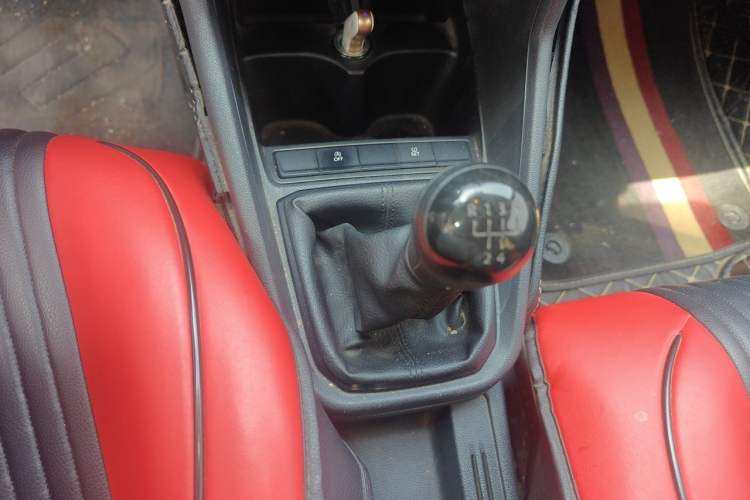 Used Volkswagen Santana 2019 1.5L Manual Fashion Edition China VI Standard Gear Lever