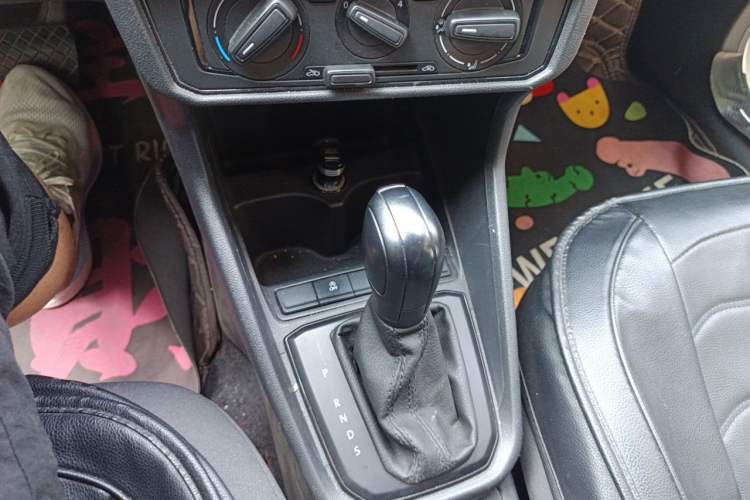 Used Volkswagen Santana 2019 1.5L Automatic Fashion Edition China VI Gear Lever