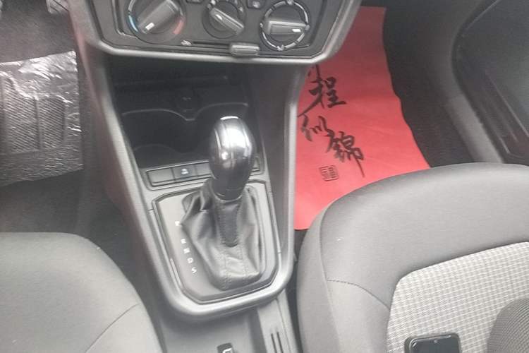 Used Volkswagen Santana 2019 1.5L Automatic Fashion Edition China VI Gear Lever