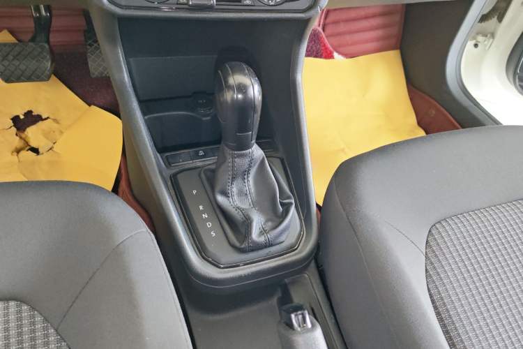 Used Volkswagen Santana 2019 1.5L Automatic Fashion Edition China VI Gear Lever