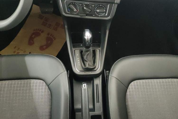 Used Volkswagen Santana 2019 1.5L Automatic Comfort Edition China VI Standard Gear Lever